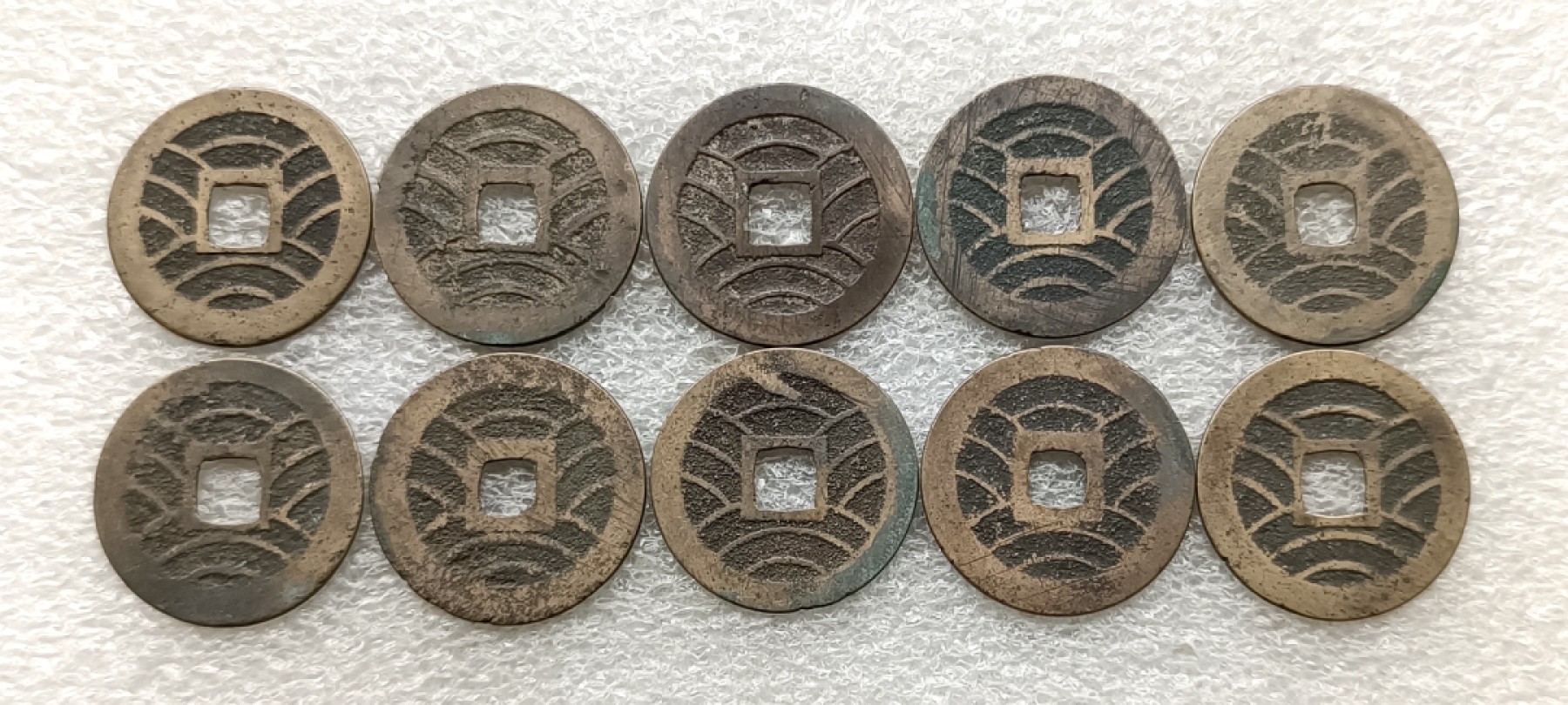 纸币、勋奖章、老银器、各国硬币，彼得堡世界钱币勋章拍卖第15期