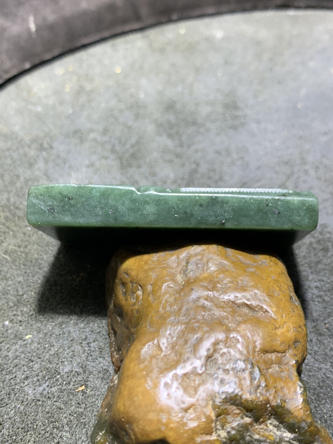 天然新疆和田青玉一念之间牌子一块，