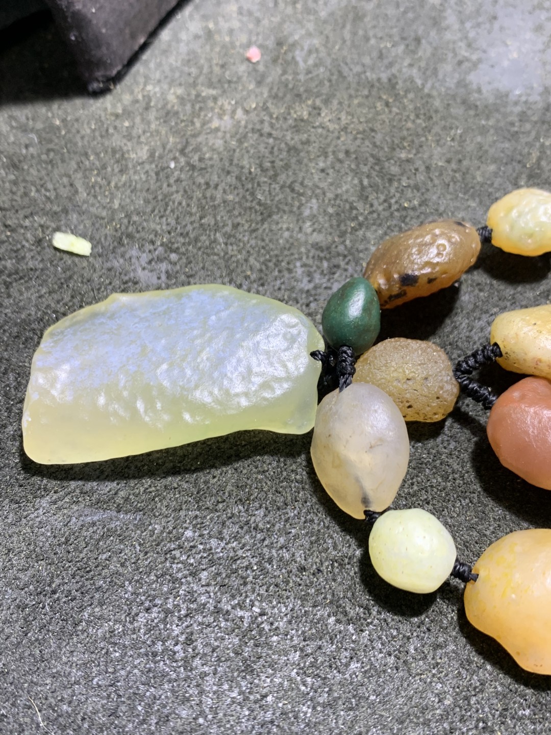 放福利！精美戈壁大颗粒彩珠玛瑙原石项链一条，
