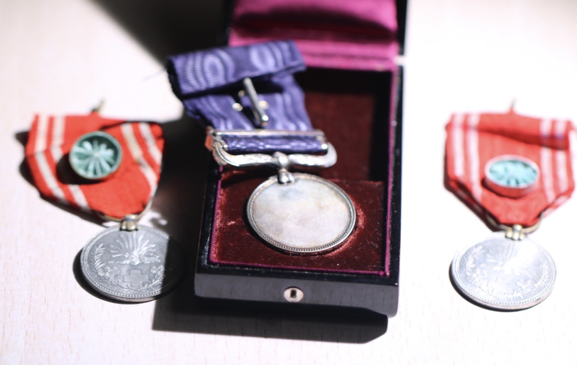 大猫徽章拍卖第201期 日本纪念章一组 一银两铝