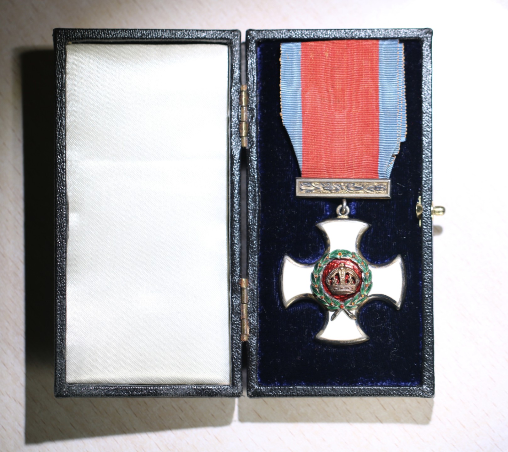 大猫徽章拍卖第201期 英国优异杰出服务勋章 杰出服务勋章 一战版本 银质好品