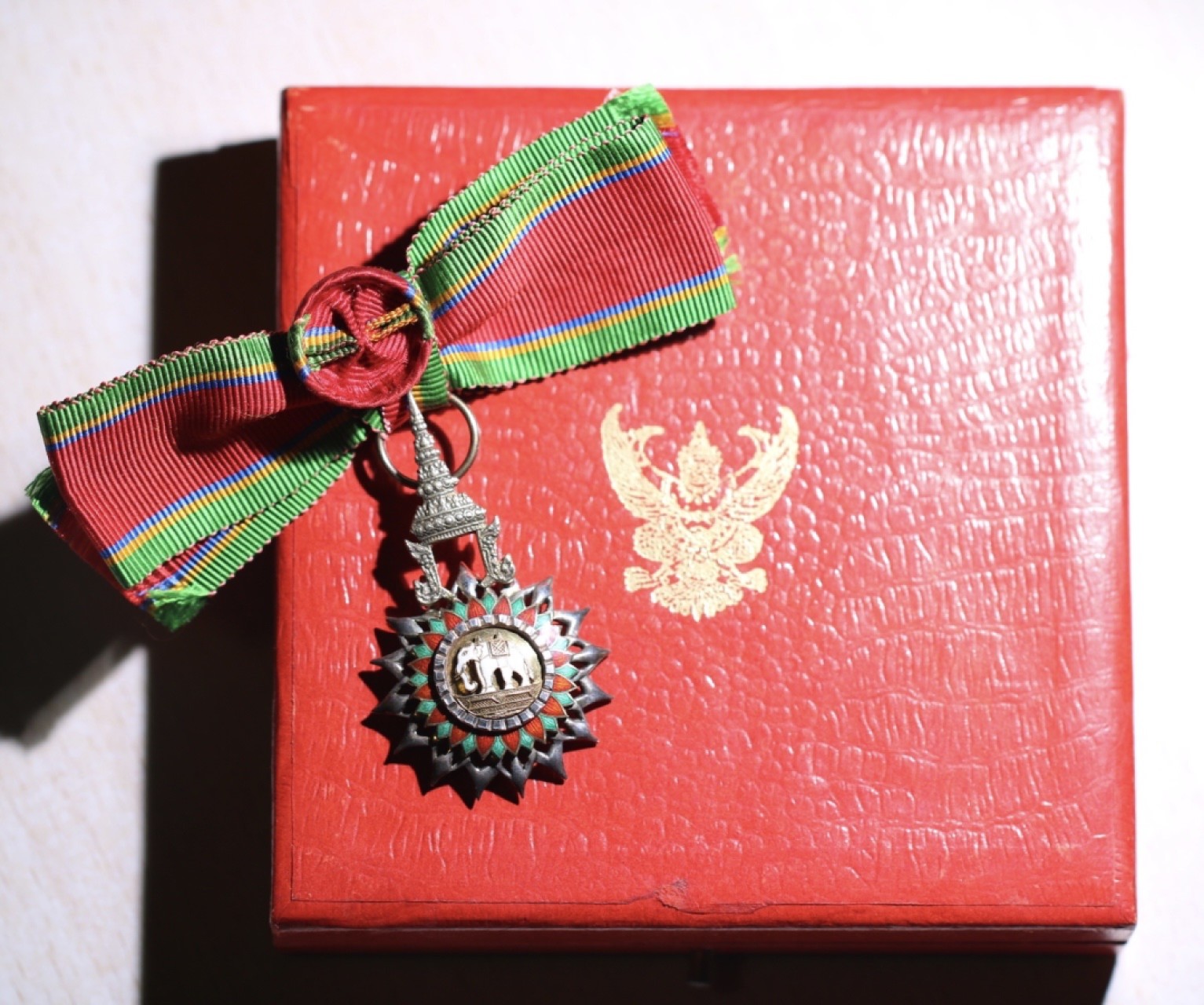 大猫徽章拍卖第201期 泰国白象勋章 女版 军官级