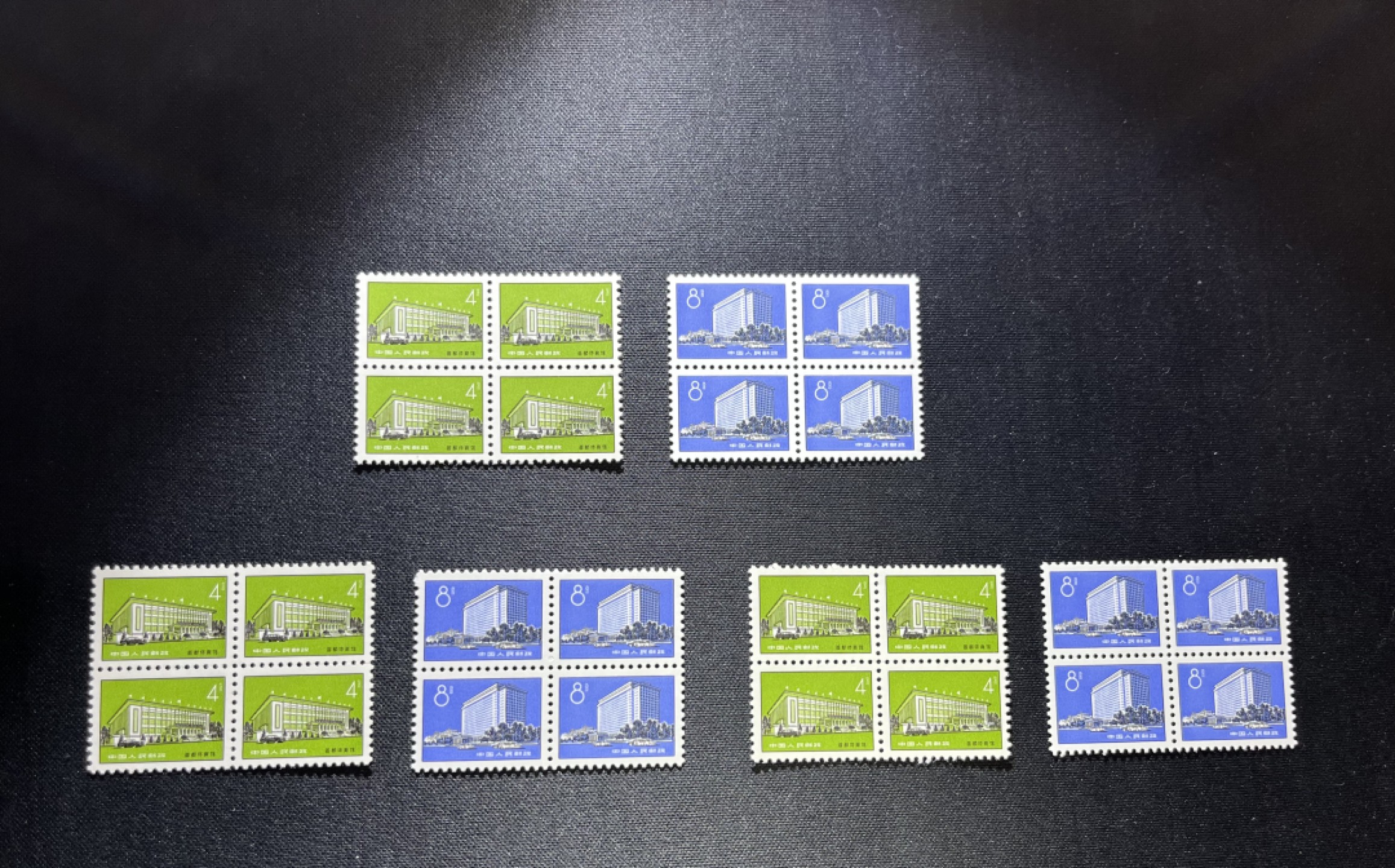 洪涛臻品  精选邮票限时拍卖第十七期 普17北京建筑新全，方连3组，共12套，精品小票，拍照光线不理想，背面无任何发黄，版撕品质，全品可评级，所有拍品包过灯，注意捡漏