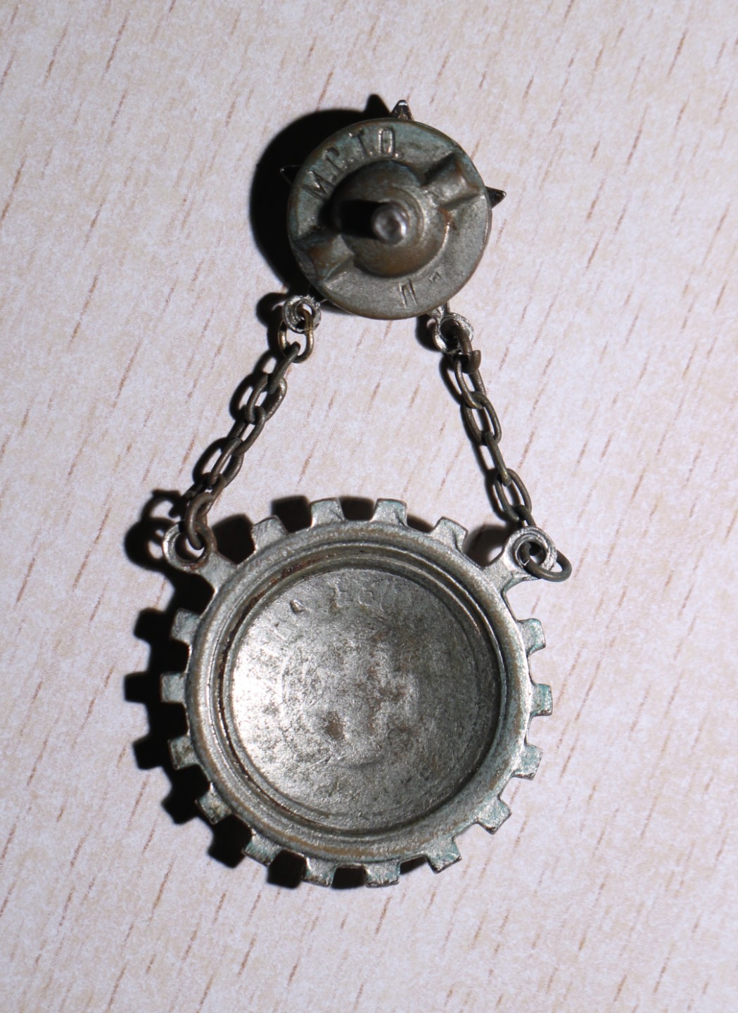 大猫徽章拍卖第201期 苏联红军红十字医疗防护纪念章 铜质1934年版