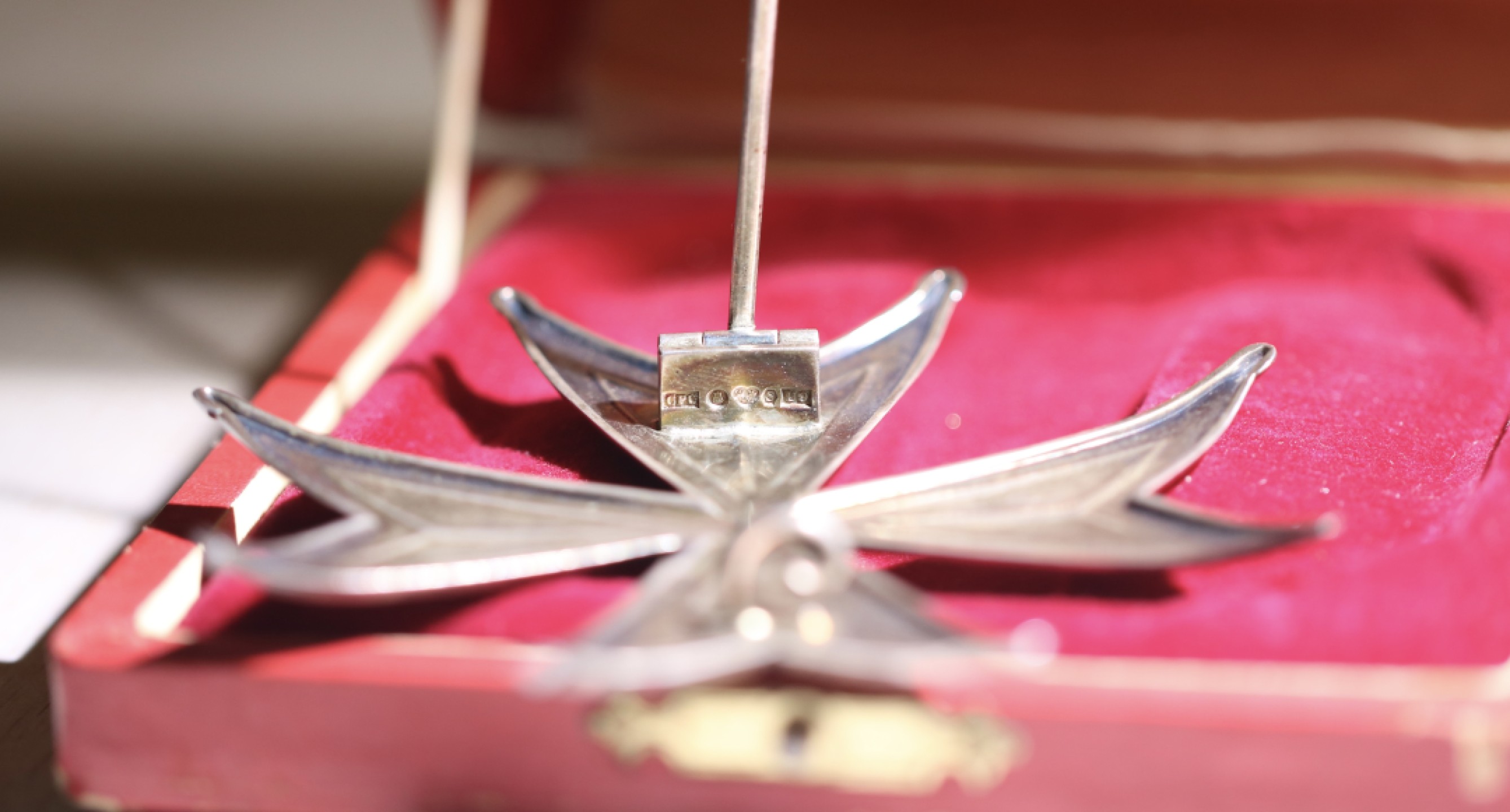 大猫徽章拍卖第201期 瑞典大军官级北极星勋章。银质原盒  瑞典国王弗雷德里克一世于1748年设立