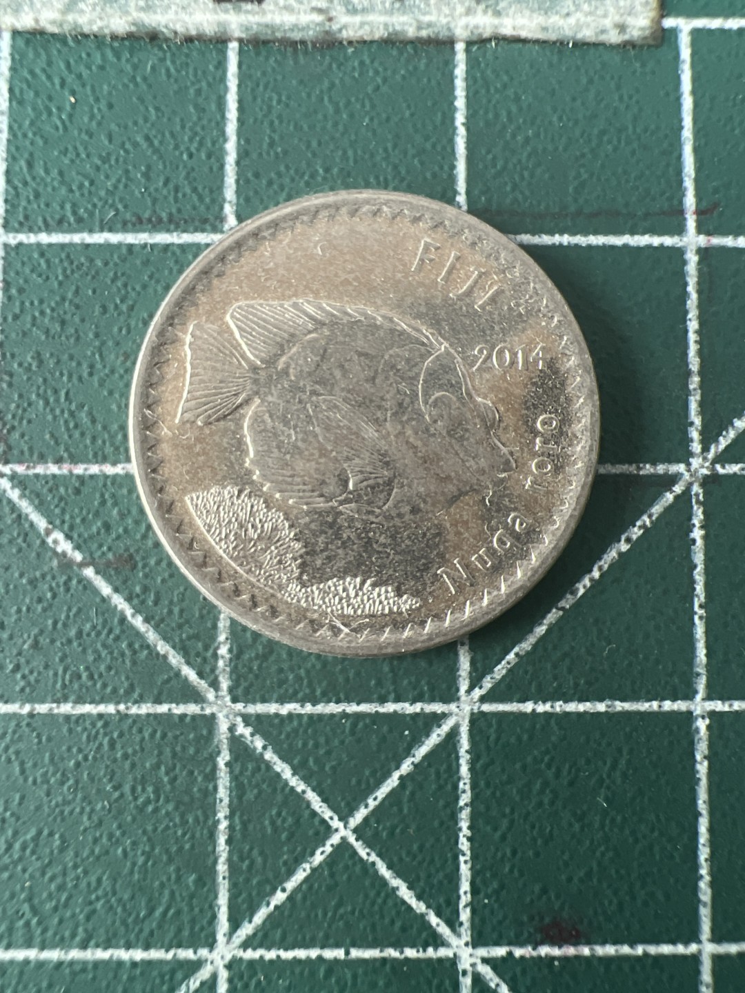 泡泡堂第七十六期  世界硬币邮票专场（无押金，无佣金，捡漏，全场20包邮，偏远地区除外） 斐济亲嘴鱼