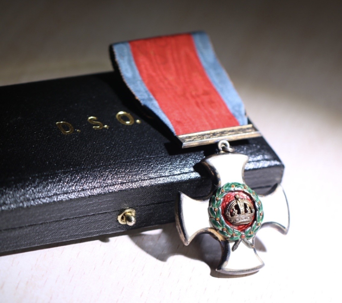 大猫徽章拍卖第201期 英国优异杰出服务勋章 杰出服务勋章 一战版本 银质好品