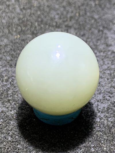 天然青海料和田玉圆珠一颗， - 天然青海料和田玉圆珠一颗，