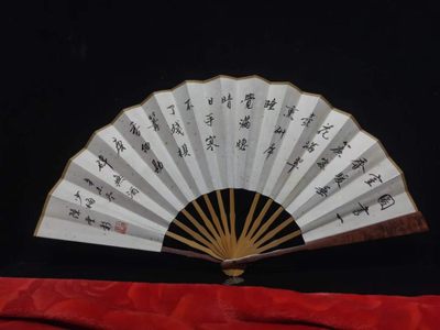 名人花鸟扇子8把，双面工，画工精湛，实物拍摄！喜欢的自选（单个售价） 名人花鸟扇子8把，双面工，画工精湛，实物拍摄！喜欢的自选（单个售价）