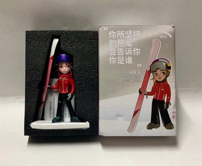 谷爱凌亲笔签名安踏官方人偶，萌到出位，青蛙公主今天生日快乐！🐸👸🏻 - 谷爱凌亲笔签名安踏官方人偶，萌到出位，青蛙公主今天生日快乐！🐸👸🏻