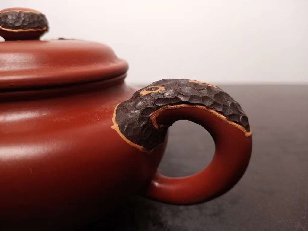 姜礼明紫砂壶一把，多孔