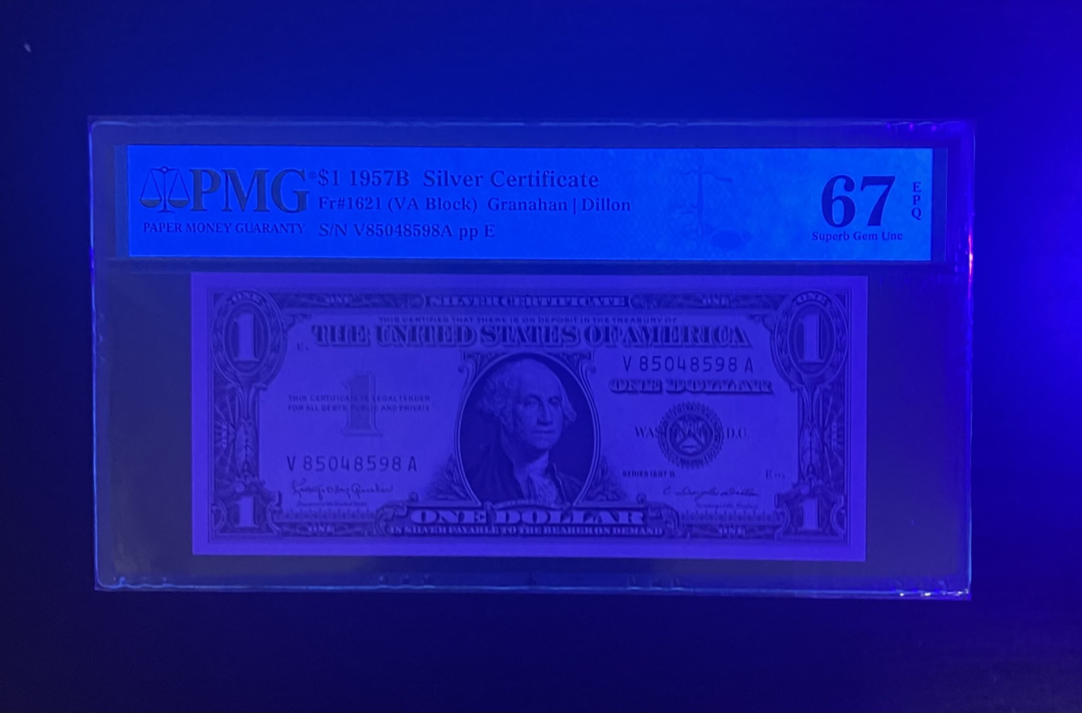 【丑猫0911】今晚7点整，自动快拍 1957年蓝库1美元(高分)