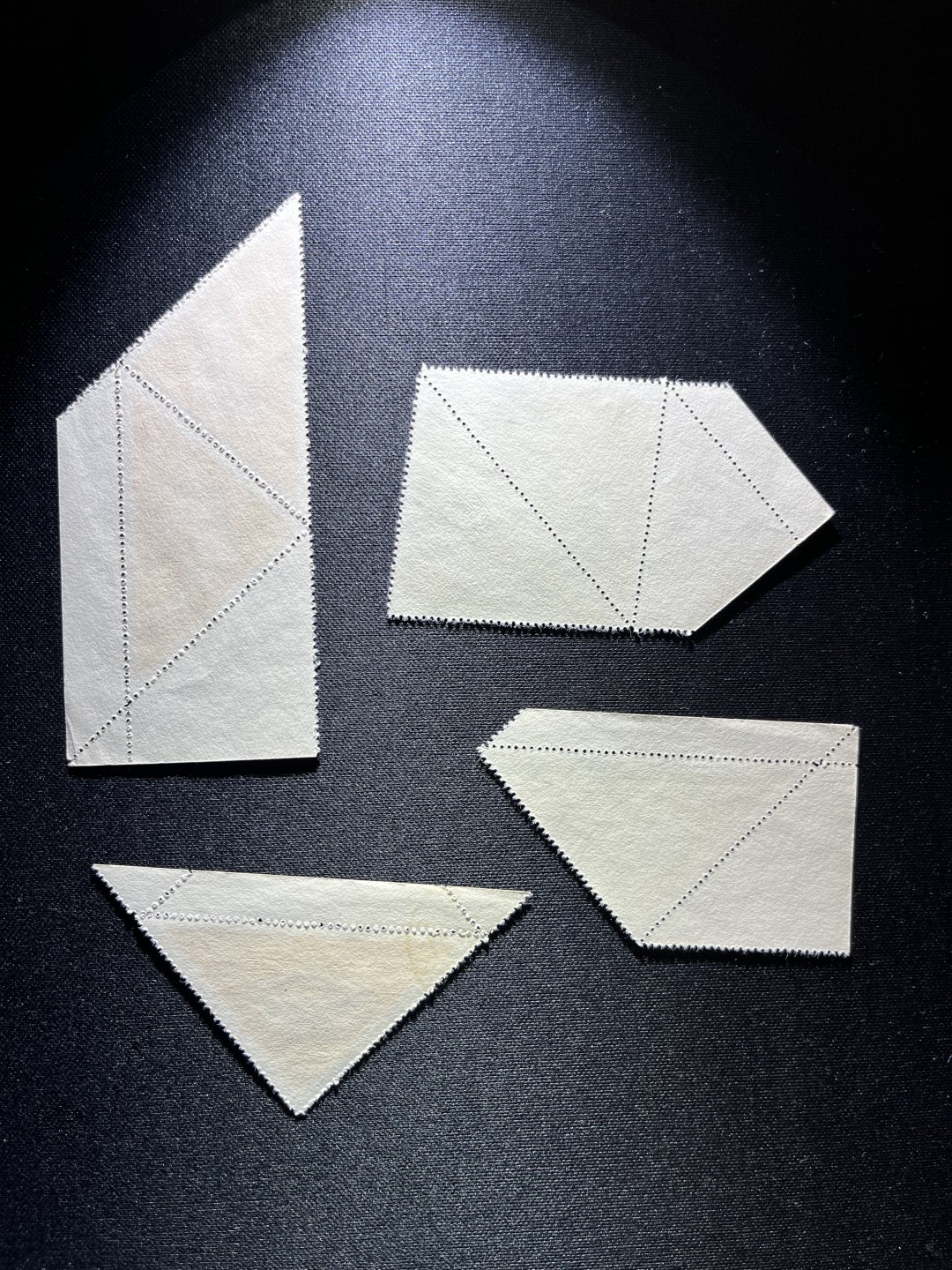洪涛臻品 精选邮票限时拍卖第十八期 纪10和平再版盖销，3-1  3-2共3对 ，三角票鼻祖，版撕品质，状态一流，新票价格高，盖销更高性价比，全品可评级，所有拍品包过灯，注意捡漏