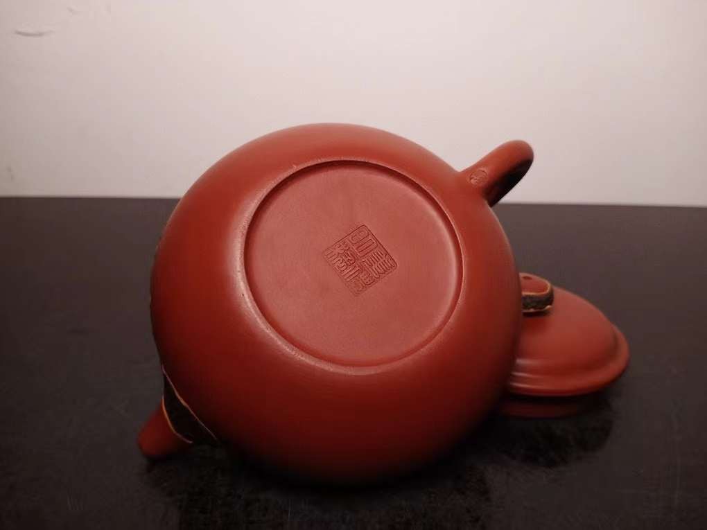 姜礼明紫砂壶一把，多孔