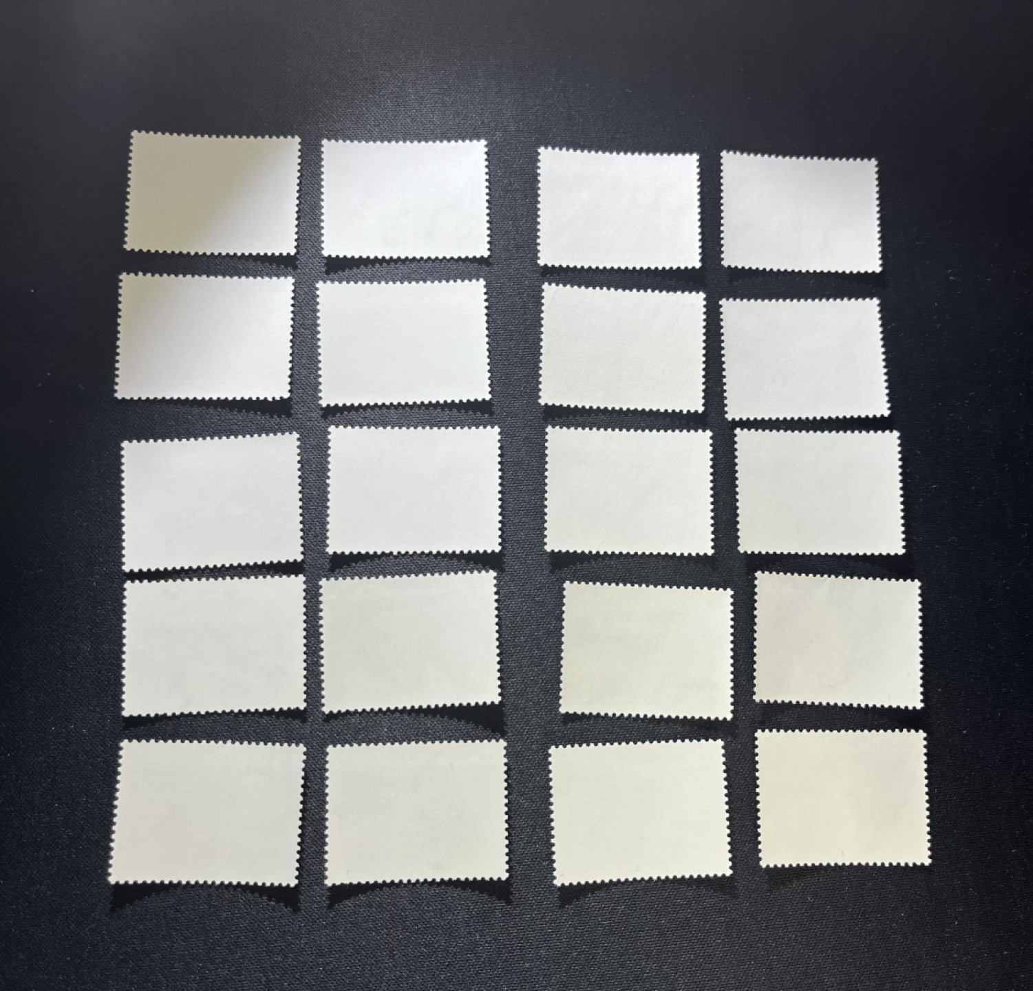 洪涛臻品 精选邮票限时拍卖第十八期 特75妇女新全  2套，版撕品质，嘎嘎绝，背胶白润，光线效果不理想，背面雪白，整版拿来成本每套400左右，放漏几套活跃气氛，注意捡漏，随时售缺，精品小票，被低估的品种，全品可评级，所有拍品包过灯，注意捡漏