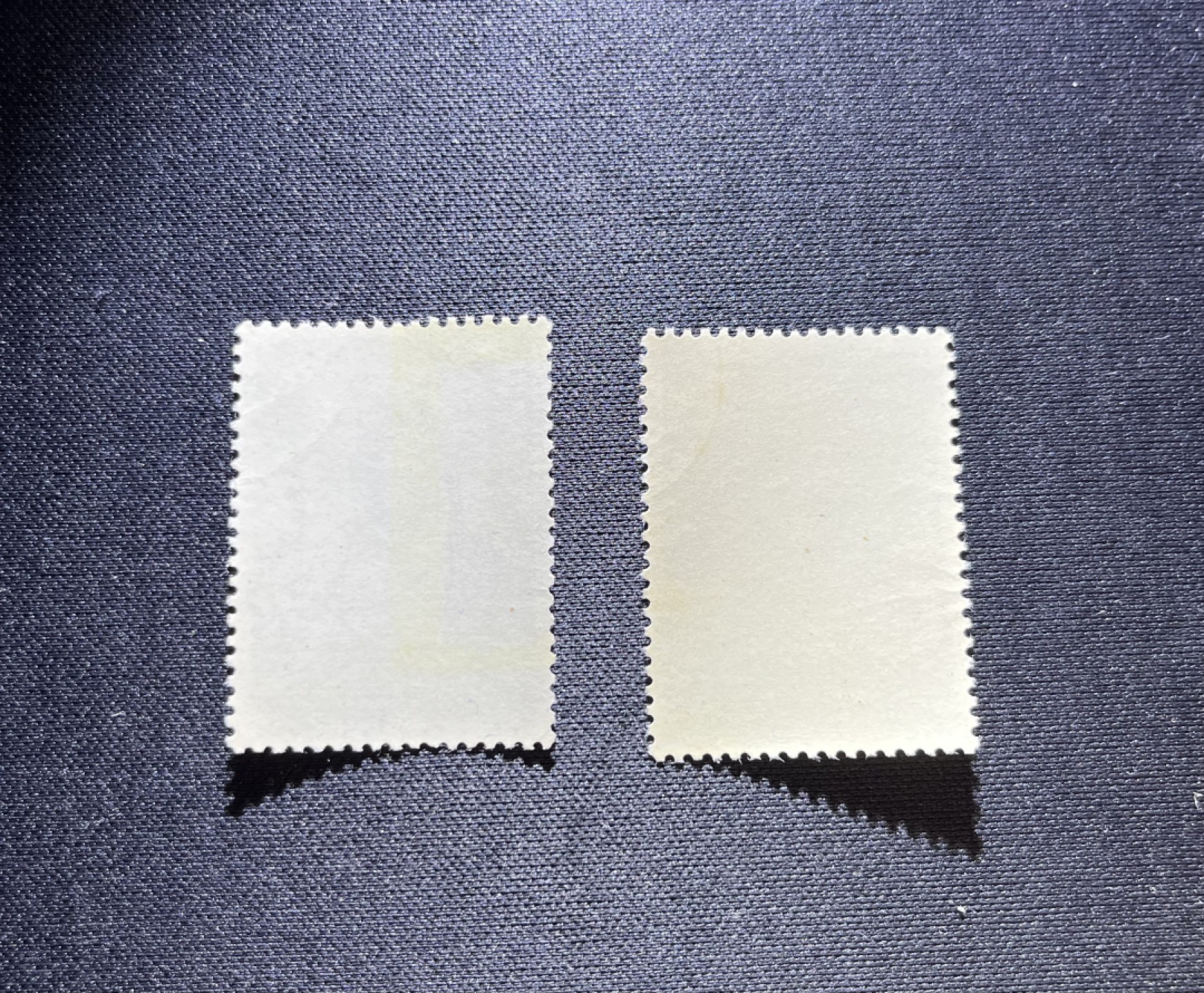 洪涛臻品  精选邮票限时拍卖第十七期 纪93杜甫，版撕货，背胶白的少见，轻微软折见背面图，上上品，会处理的分分钟搞定，赵涌一套全品新票8000多还一票难求，注意捡漏