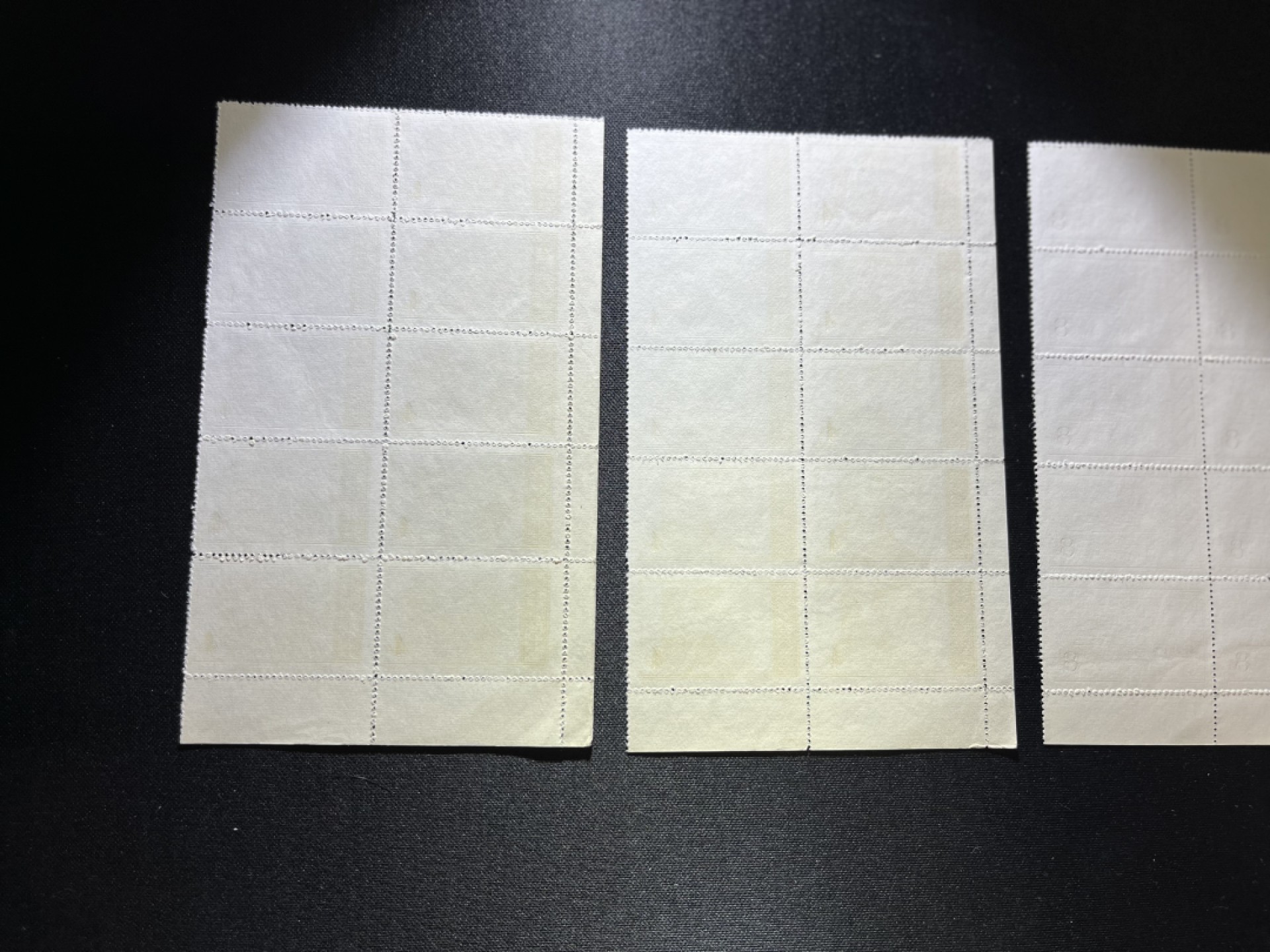 洪涛臻品 精选邮票限时拍卖第十九期 特16东汉画像砖新全 10方连1组。共10套。整版撕全品，左下直角边，双色标，个别轻微原始压痕，-4边纸直角尖轻微发黄，别无问题。三俗稀缺，整版撕出来的一组10方连，品质过硬，收藏佳品，不要错过，仅此一组，所有拍品包过灯，全品可评级，注意捡漏