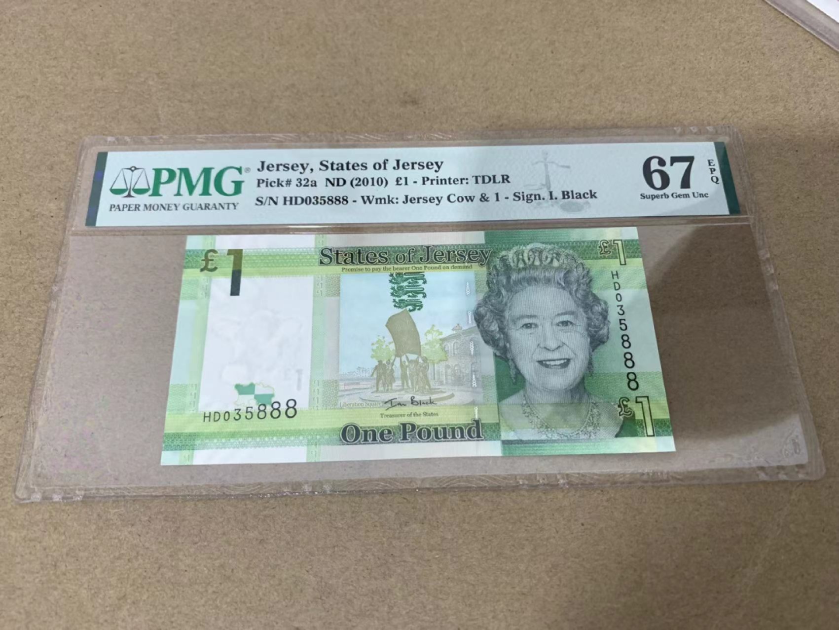 【Blue Auction】✨世界纸币精拍第221期 ——中秋前奏 【888豹子号 无47】泽西 2010年1镑 PMG67EPQ 女王