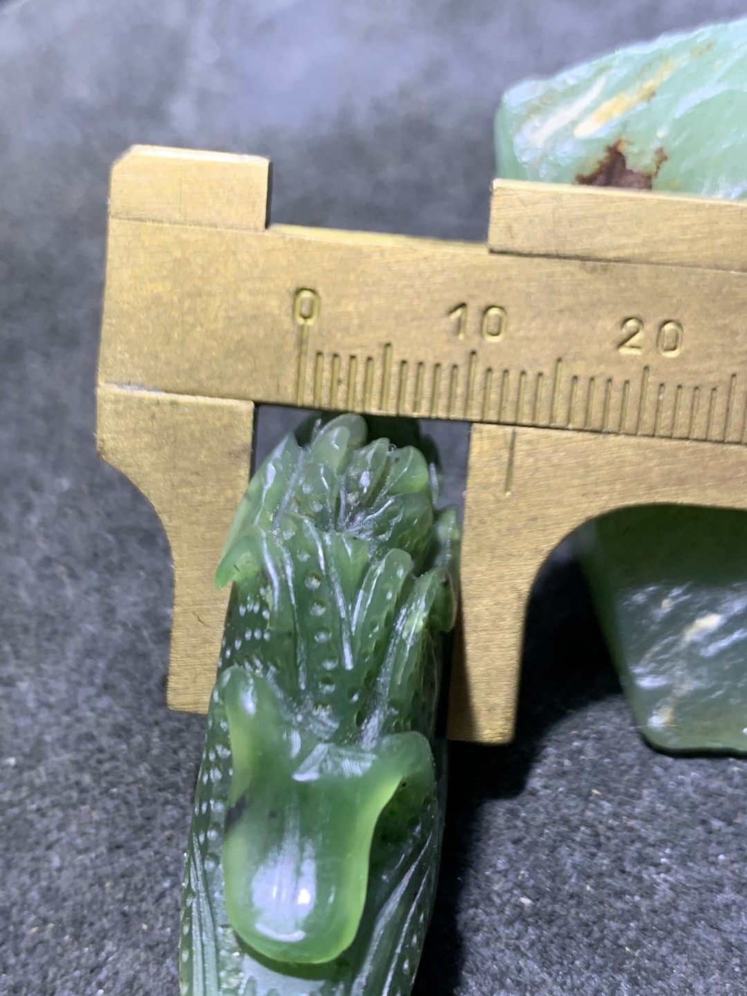 精美天然和田玉碧玉雕刻白菜，寓意：百财，一个，