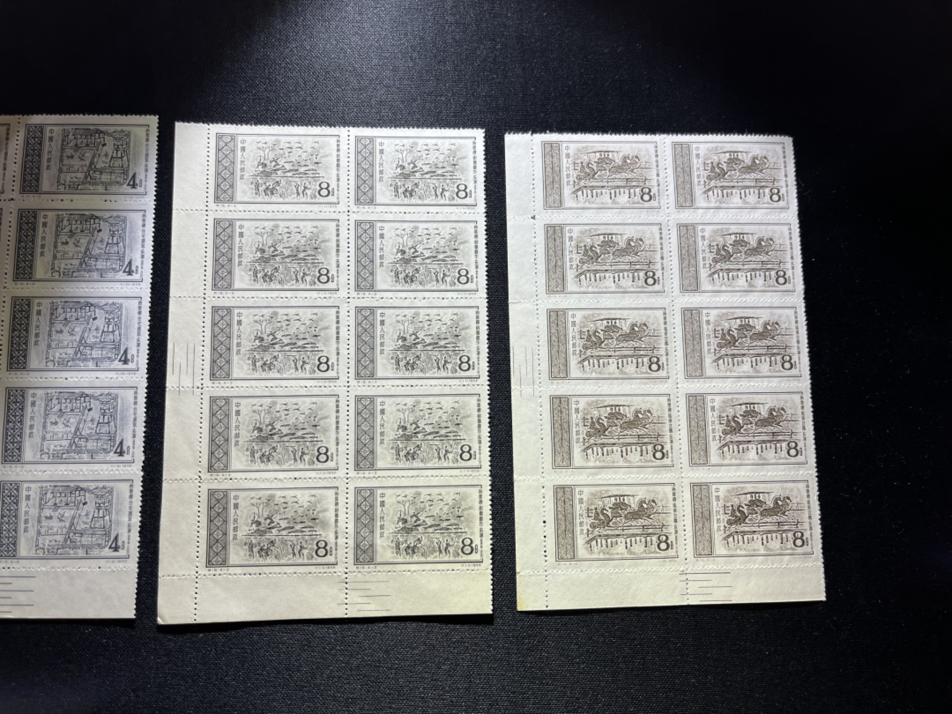 洪涛臻品 精选邮票限时拍卖第十九期 特16东汉画像砖新全 10方连1组。共10套。整版撕全品，左下直角边，双色标，个别轻微原始压痕，-4边纸直角尖轻微发黄，别无问题。三俗稀缺，整版撕出来的一组10方连，品质过硬，收藏佳品，不要错过，仅此一组，所有拍品包过灯，全品可评级，注意捡漏