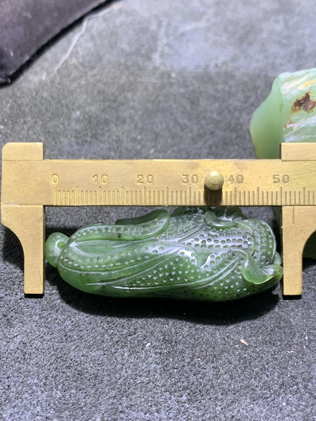 精美天然和田玉碧玉雕刻白菜，寓意：百财，一个，