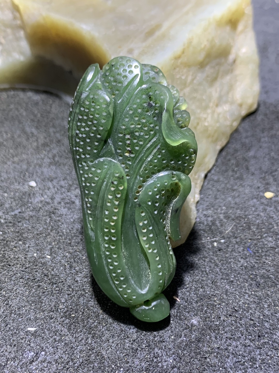 精美天然和田玉碧玉雕刻白菜，寓意：百财，一个，
