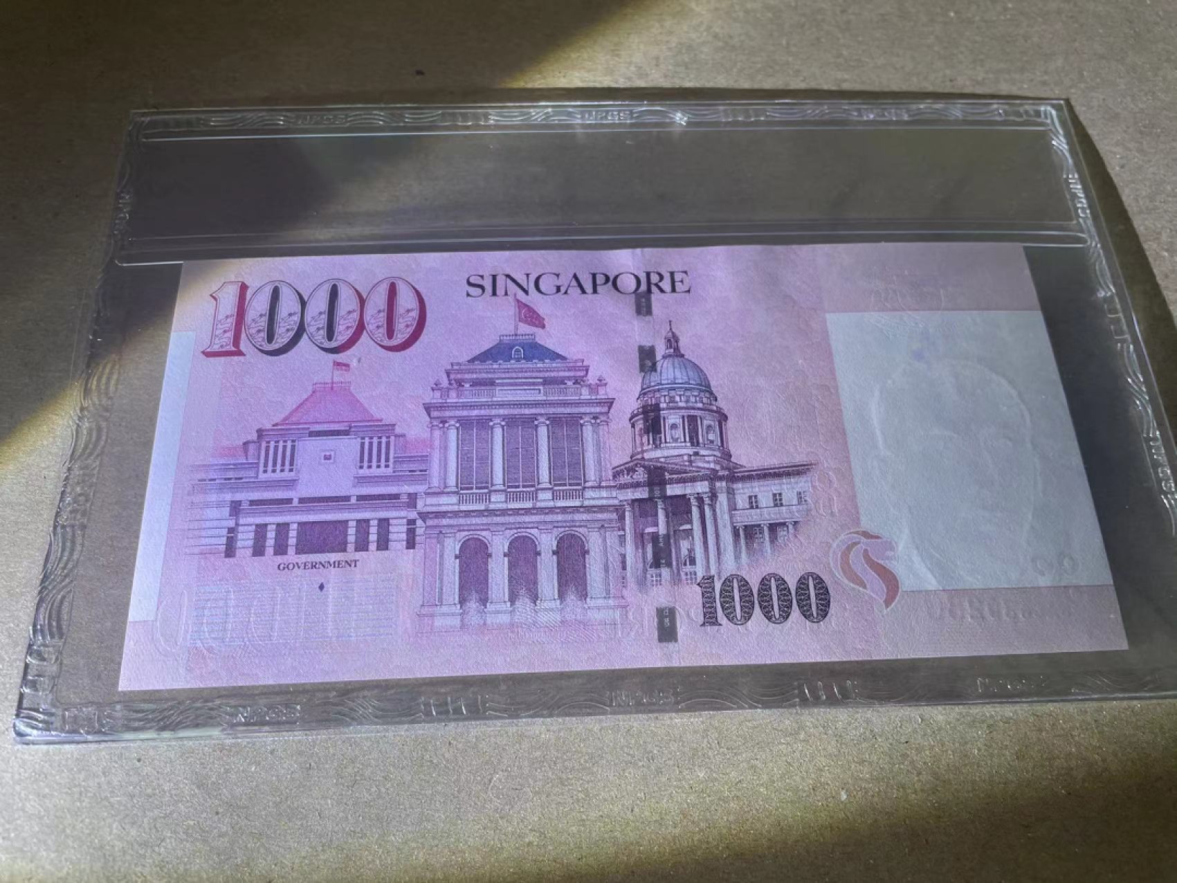 【Blue Auction】✨世界纸币精拍第221期 ——中秋前奏  【无47】新加坡 人像版 1000元 全新UNC 精美