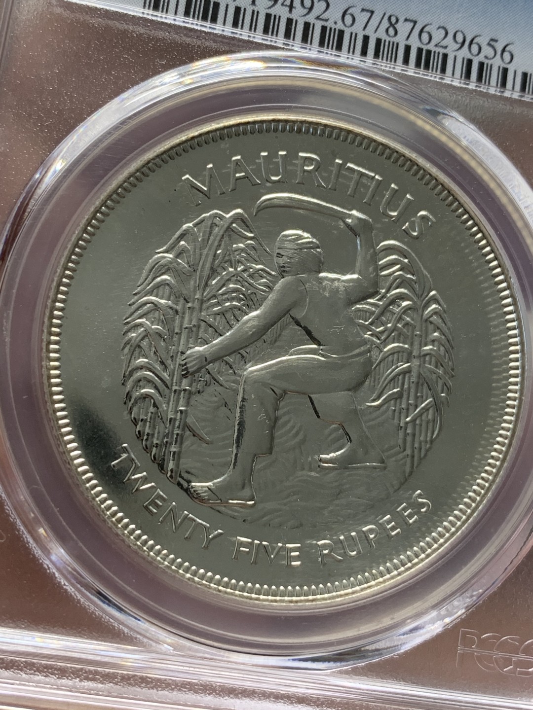 《竞宝斋》第93场-本周日，周一2场连拍（全场不限金额包邮） PCGS MS67 1977年毛里求斯25卢比 唯一冠军分！ 纪念伊丽莎白二世女王登基25周年
