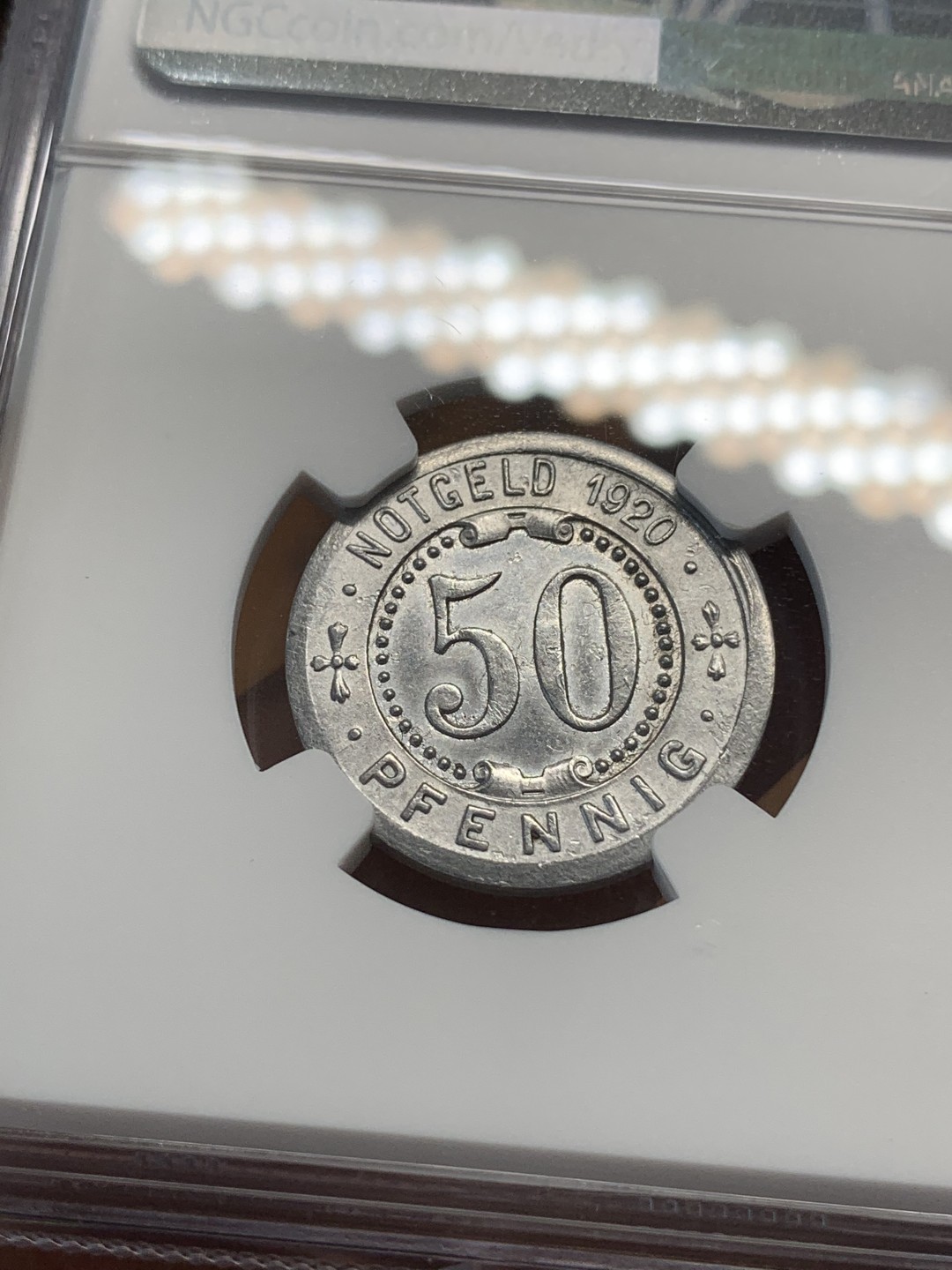 《竞宝斋》第93场-本周日，周一2场连拍（全场不限金额包邮） NGC-UNCD 德紧名誉品 门登洞熊1920年50芬尼铝币 打制深峻带原光 可惜给了清洗