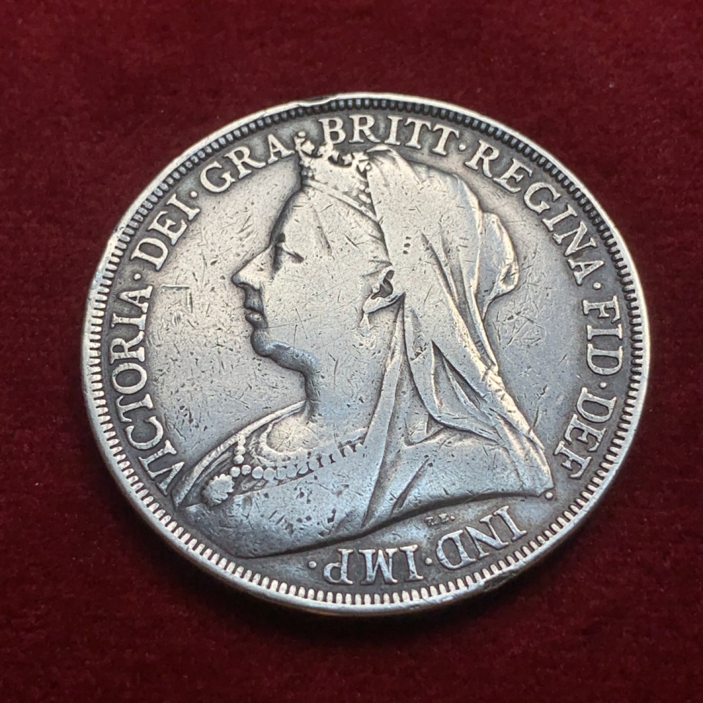 《竞宝斋》第93场-本周日，周一2场连拍（全场不限金额包邮） 英国1896年 维多利亚披纱版 1克朗 马剑 银币