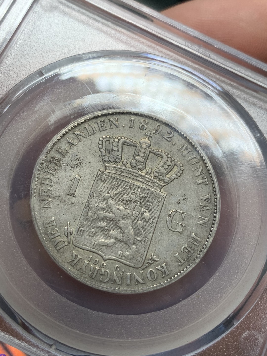 《竞宝斋》第93场-本周日，周一2场连拍（全场不限金额包邮） 公博45 1892年 小萝莉威廉明娜1盾，玲珑可爱。灰黑色老包浆，博分利器，热门品种