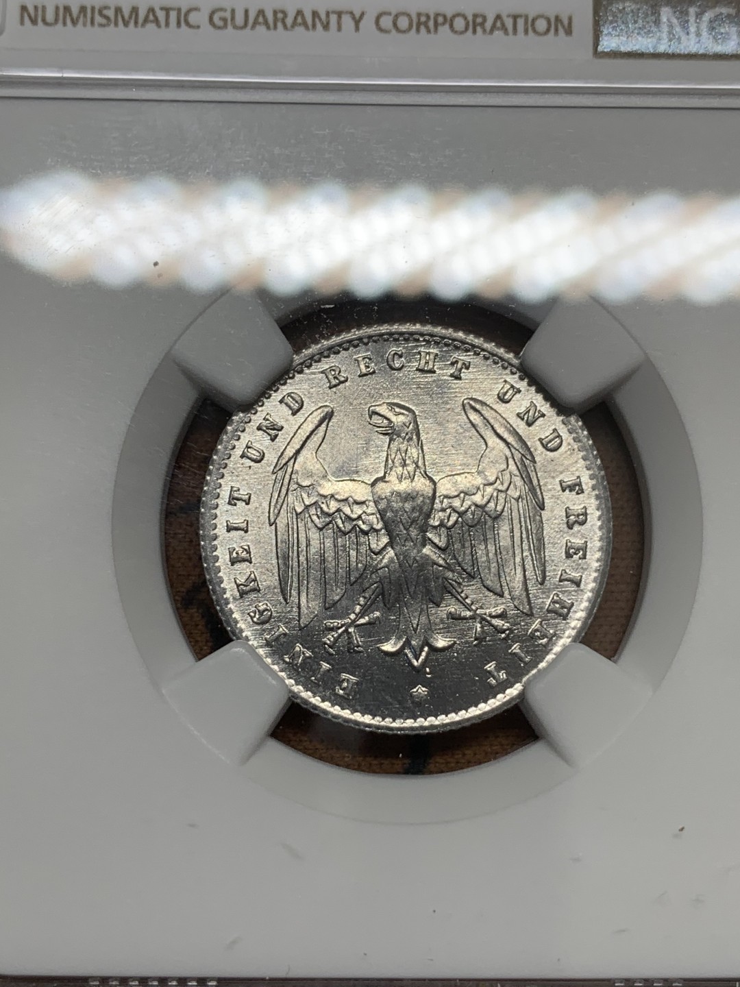 《竞宝斋》第93场-本周日，周一2场连拍（全场不限金额包邮） NGC MS66 1923D德国200马克 