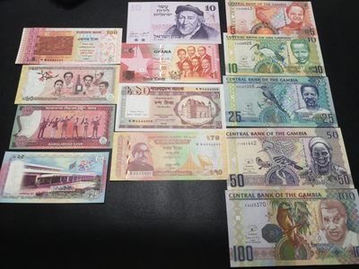 《外钞收藏家》第二百零一期 - 四个国家13张纸币 全新UNC