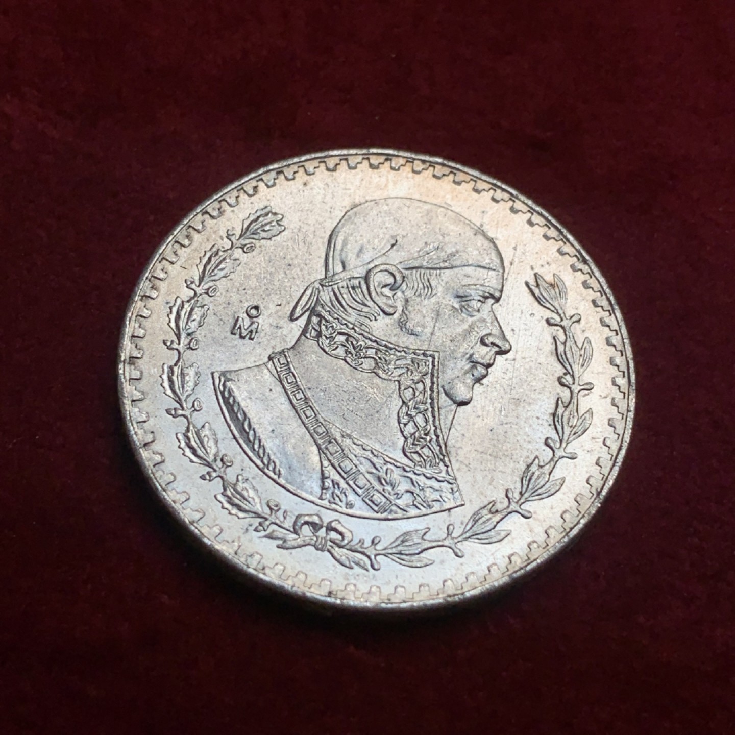 《竞宝斋》第93场-本周日，周一2场连拍（全场不限金额包邮） 1964 墨西哥1比索银币 明亮帅小伙