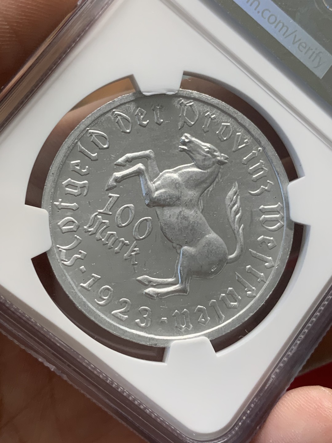 《竞宝斋》第93场-本周日，周一2场连拍（全场不限金额包邮） NGC-MS62 德国紧急时期1923威斯特伐利亚100马克 大铝币 盒子顶部边缘有裂