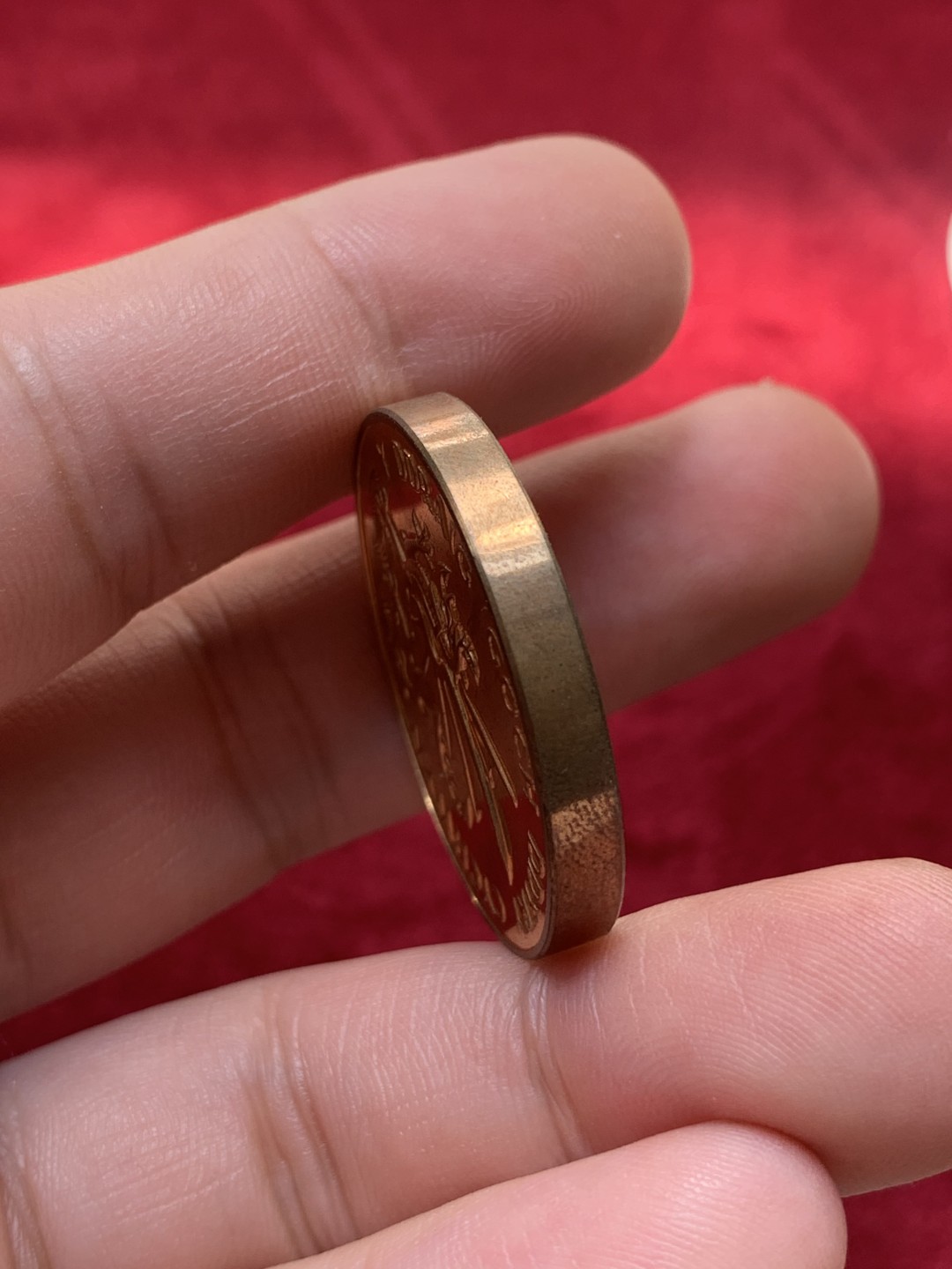 《竞宝斋》第93场-本周日，周一2场连拍（全场不限金额包邮） 1969年 英国 查尔斯王子 威尔士龙铜章 银章一对，皇家造币厂官方出品，银章重70克直径45毫米，非常压手，含银量925。铜章32毫米。查尔斯的币章不常见，现在是入场的最佳时机！