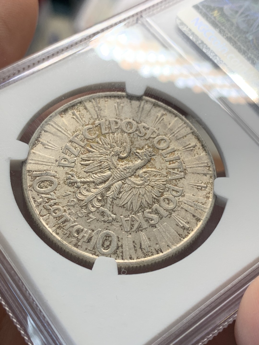 《竞宝斋》第93场-本周日，周一2场连拍（全场不限金额包邮） NGC AU58 波兰第二共和国1937年10兹罗提大银币 背面状态极好，可惜正面有磨损，给了58，该品种通货常见，好品少见