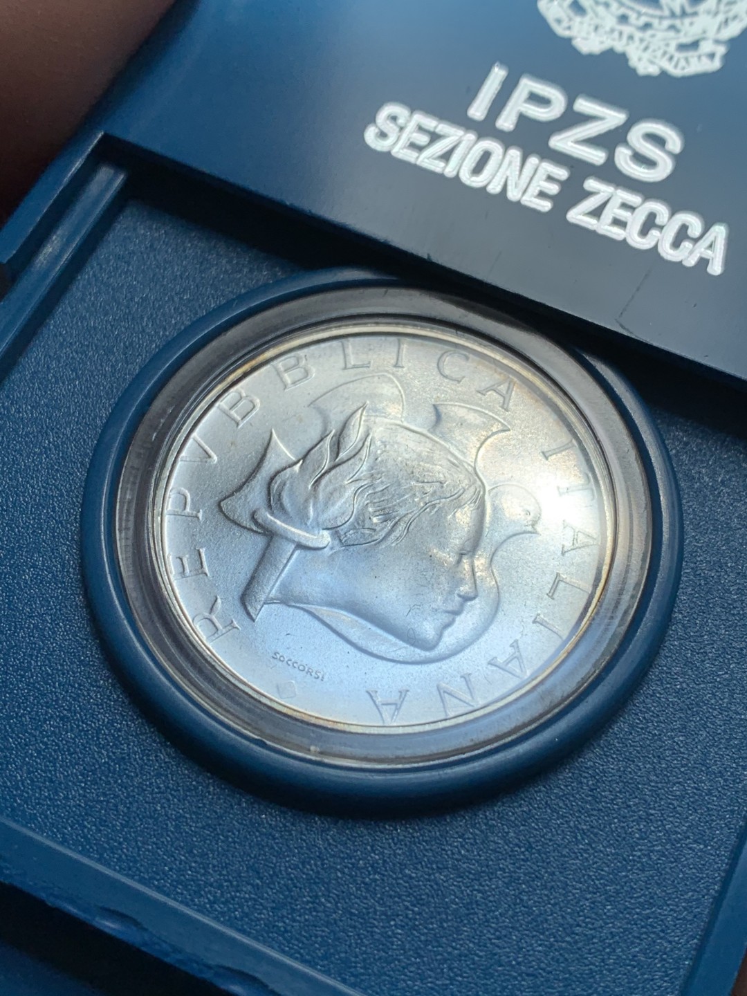 《竞宝斋》第93场-本周日，周一2场连拍（全场不限金额包邮） 原盒证书 意大利1984年 夏季奥运纪念 500里拉银币  细节见图