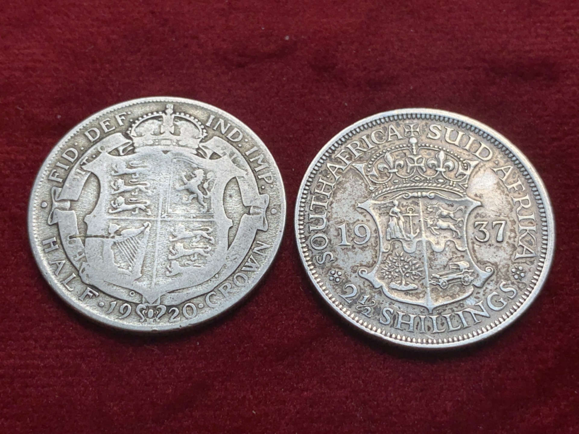 《竞宝斋》第93场-本周日，周一2场连拍（全场不限金额包邮） 半克朗银币2枚 1937年南非半克朗 1920年英国半克朗一对