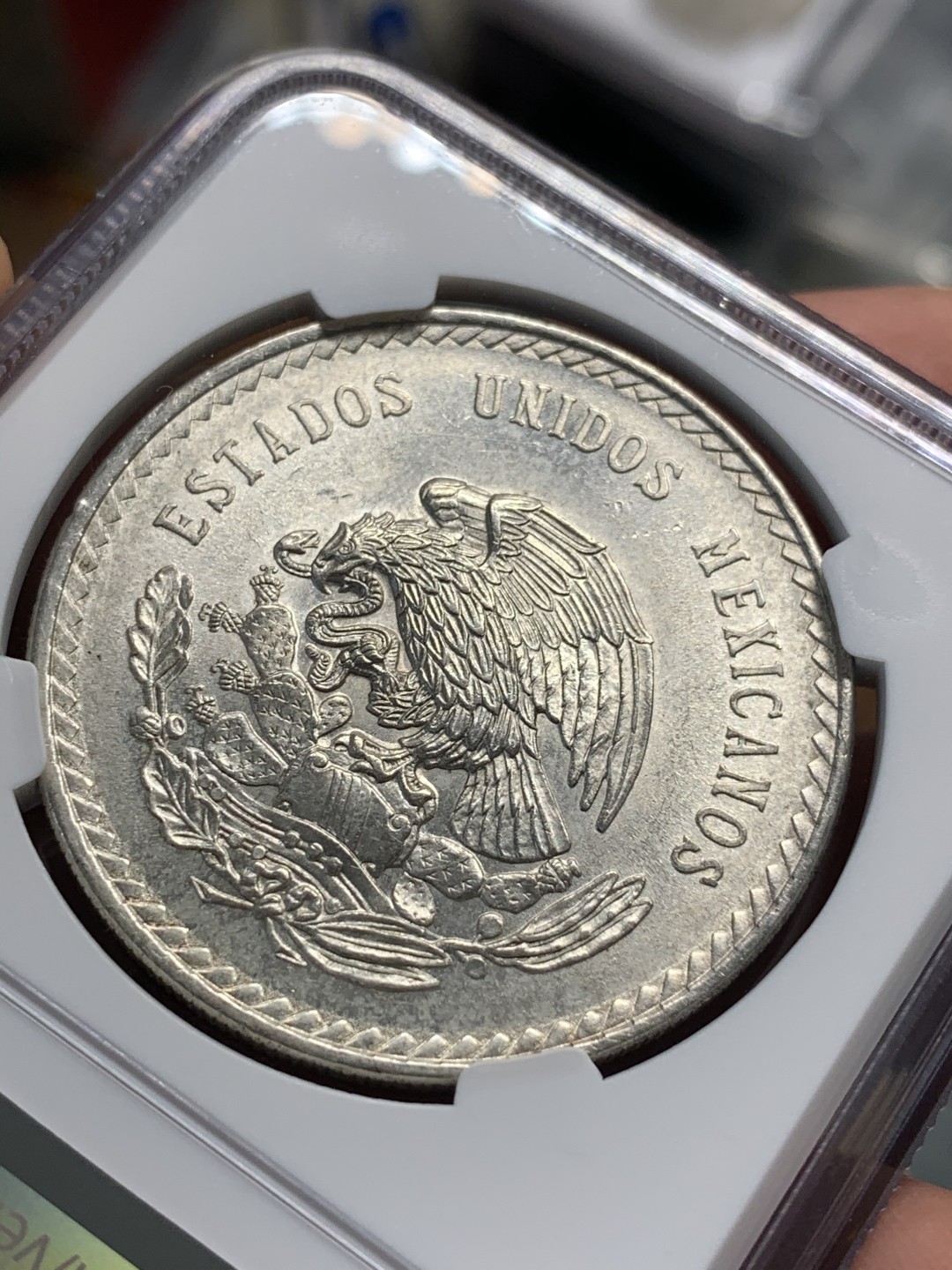 《竞宝斋》第93场-本周日，周一2场连拍（全场不限金额包邮） NGC-MS62 墨西哥1947年 印第安人头像 5比索大银币 原光好品