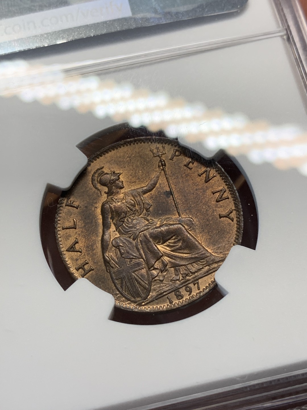 《竞宝斋》第93场-本周日，周一2场连拍（全场不限金额包邮） NGC-MS63RB 英国1897年半便士铜币低海版 包浆醇厚 光度一流 铜光味道出色 打制细节完美 少见版别 克书价MS63分120刀