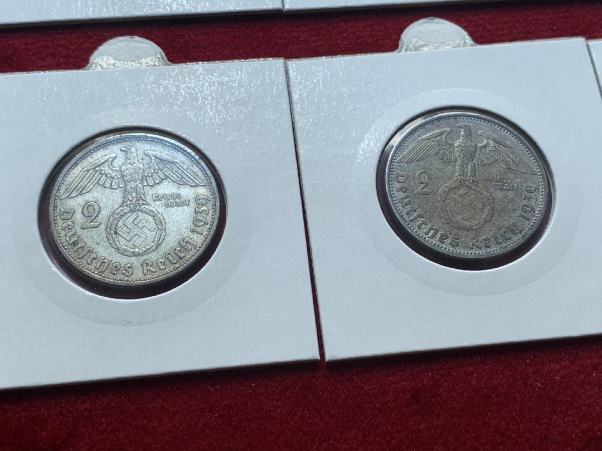 《竞宝斋》第93场-本周日，周一2场连拍（全场不限金额包邮） 兴登堡 2马克银币  1939年ADEFGJ六厂，E厂发行量250825枚，存量特别少 裸币，灯塔纸夹