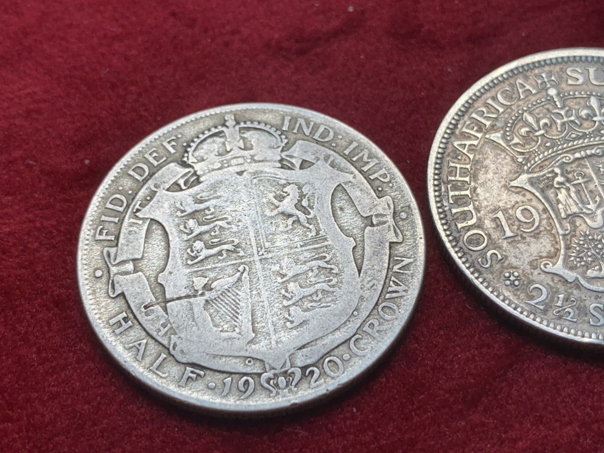 《竞宝斋》第93场-本周日，周一2场连拍（全场不限金额包邮） 半克朗银币2枚 1937年南非半克朗 1920年英国半克朗一对