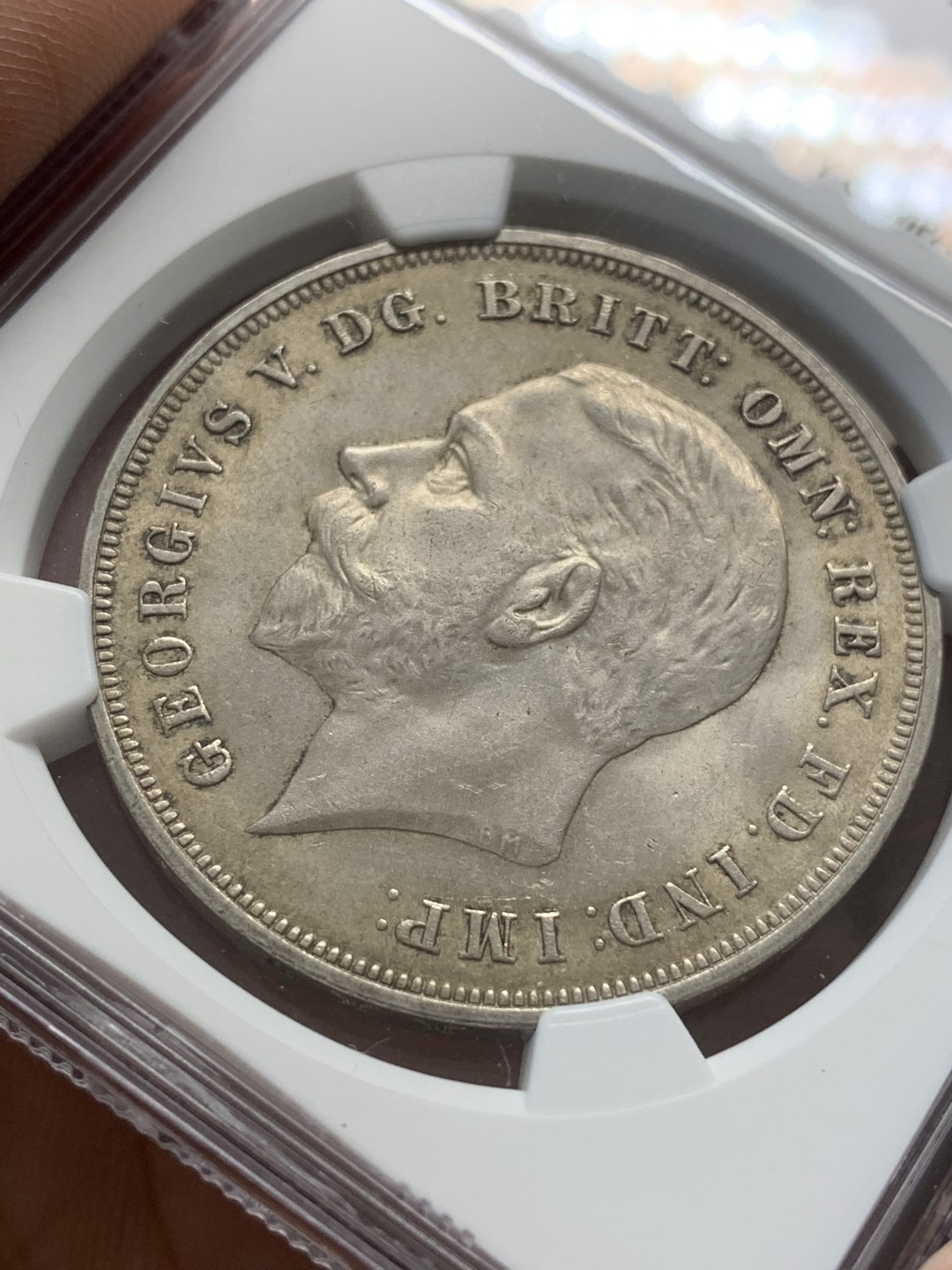 《竞宝斋》第93场-本周日，周一2场连拍（全场不限金额包邮） NGC-MS64 英国1935年乔治五世木马剑1克朗大银币