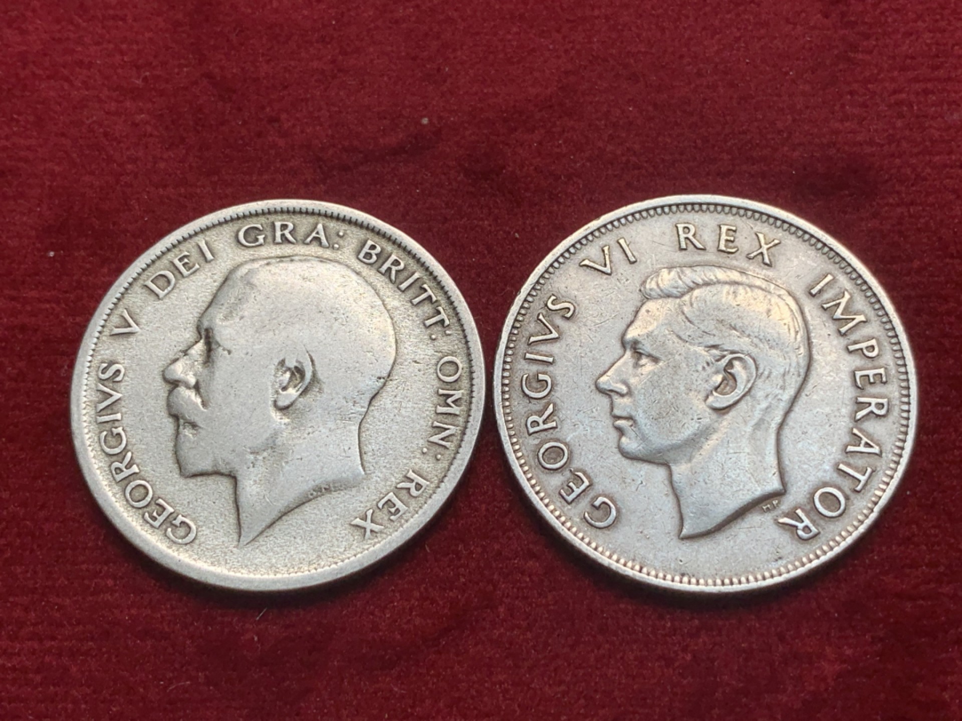 《竞宝斋》第93场-本周日，周一2场连拍（全场不限金额包邮） 半克朗银币2枚 1937年南非半克朗 1920年英国半克朗一对