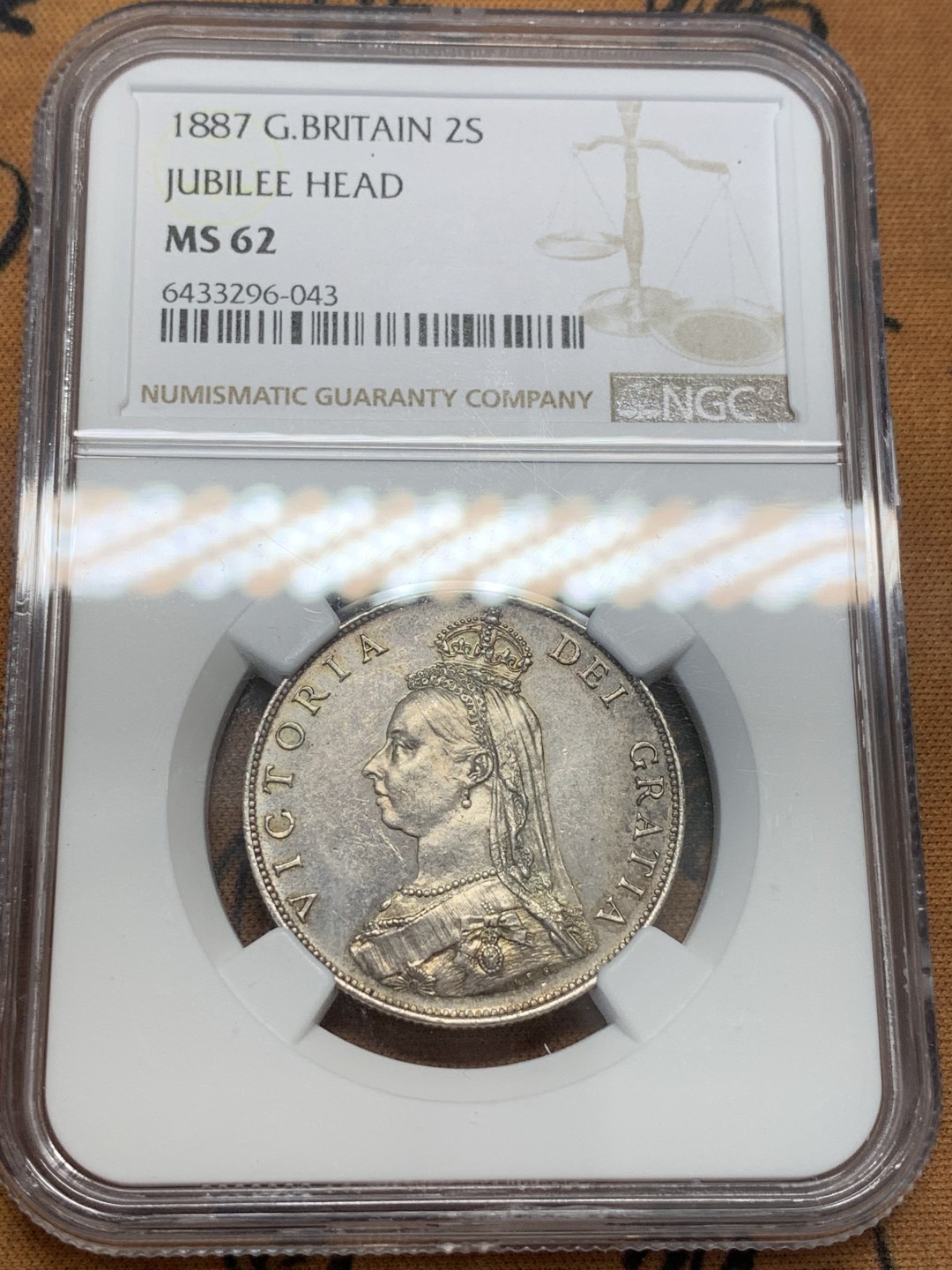 《竞宝斋》第93场-本周日，周一2场连拍（全场不限金额包邮） NGC-MS62 英国1887维多利亚高冠2先令