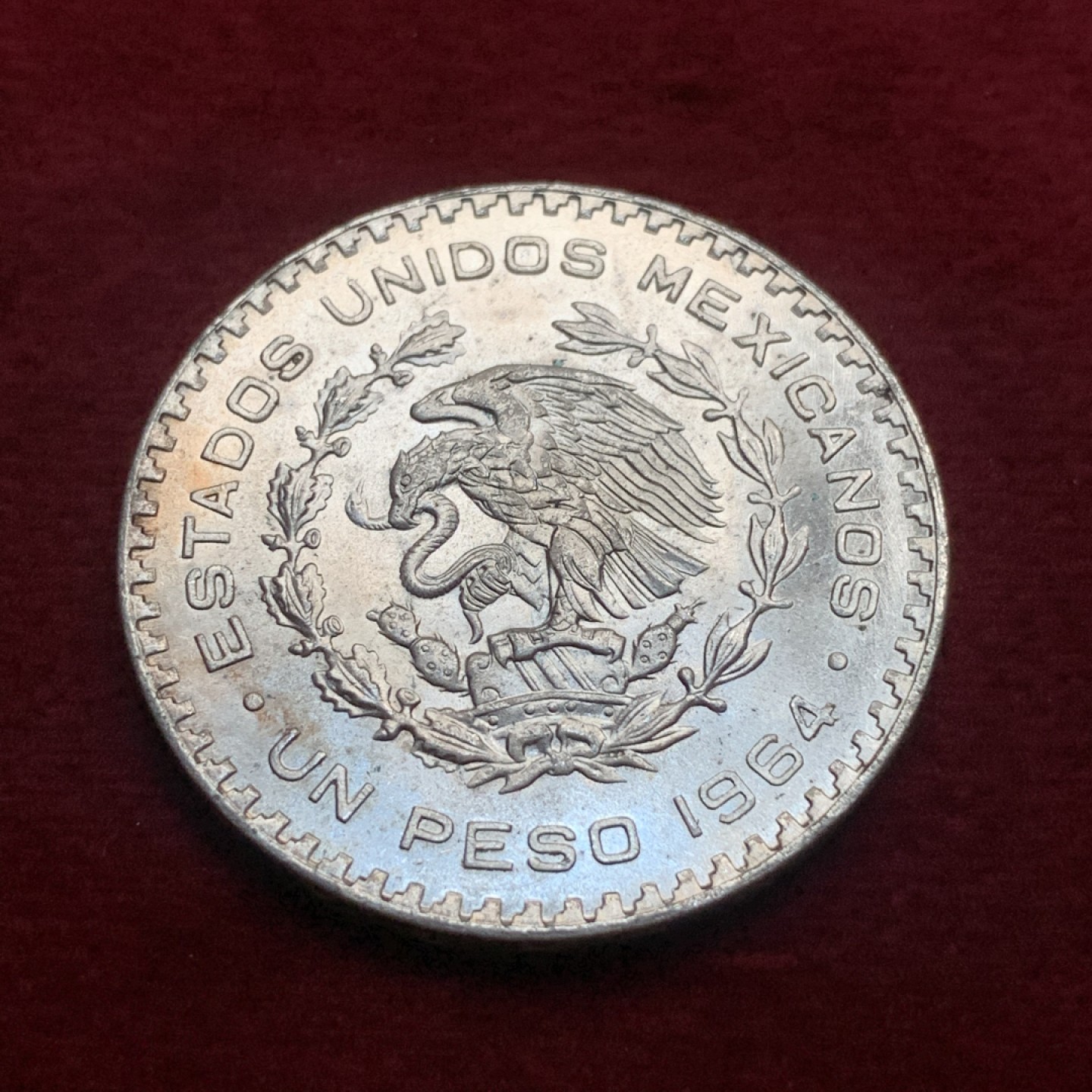 《竞宝斋》第93场-本周日，周一2场连拍（全场不限金额包邮） 1964 墨西哥1比索银币 明亮帅小伙