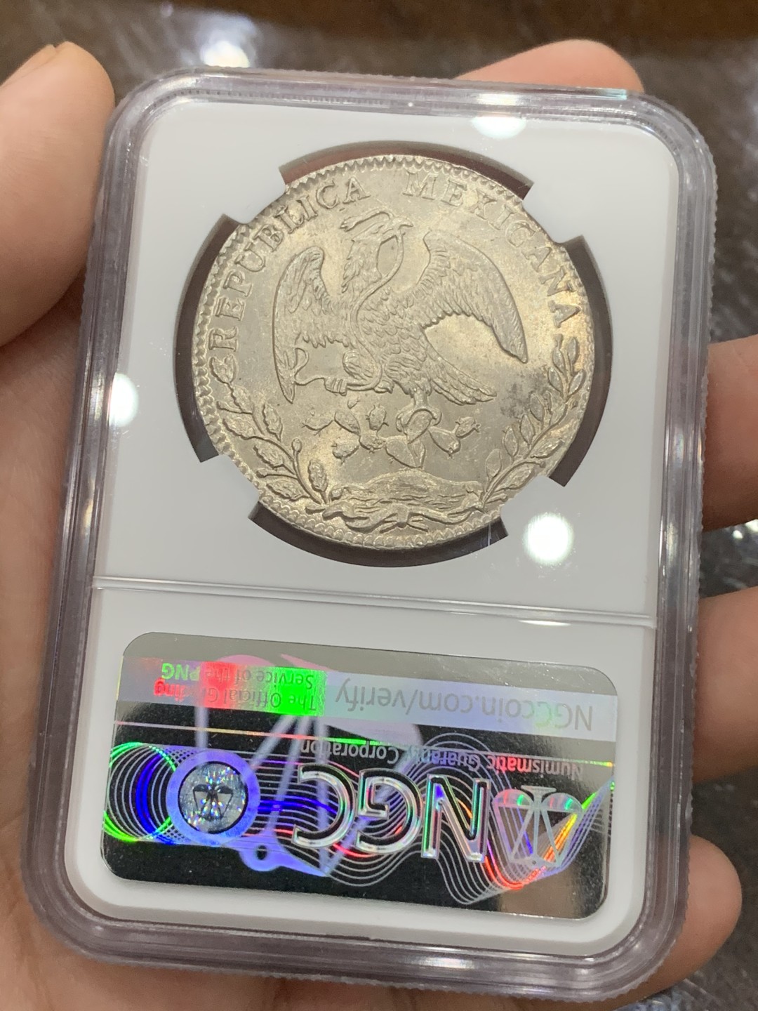 《竞宝斋》第93场-本周日，周一2场连拍（全场不限金额包邮） NGC MS62  墨西哥 1884年GO 版 8R 鹰洋 大银币 状态细节都很好 羽毛全