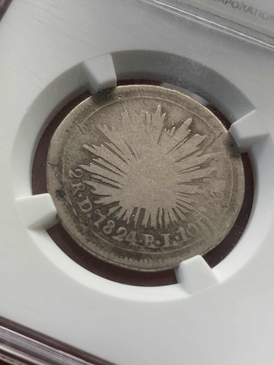 《竞宝斋》第93场-本周日，周一2场连拍（全场不限金额包邮） NGC VG-8 墨西哥 1824年 曲颈鹰 2 REAL 大名誉品 曲颈鹰，辅币有分无伤极少，VG8已经是亚军分，无点版本，鹰洋大涨，价值洼地。