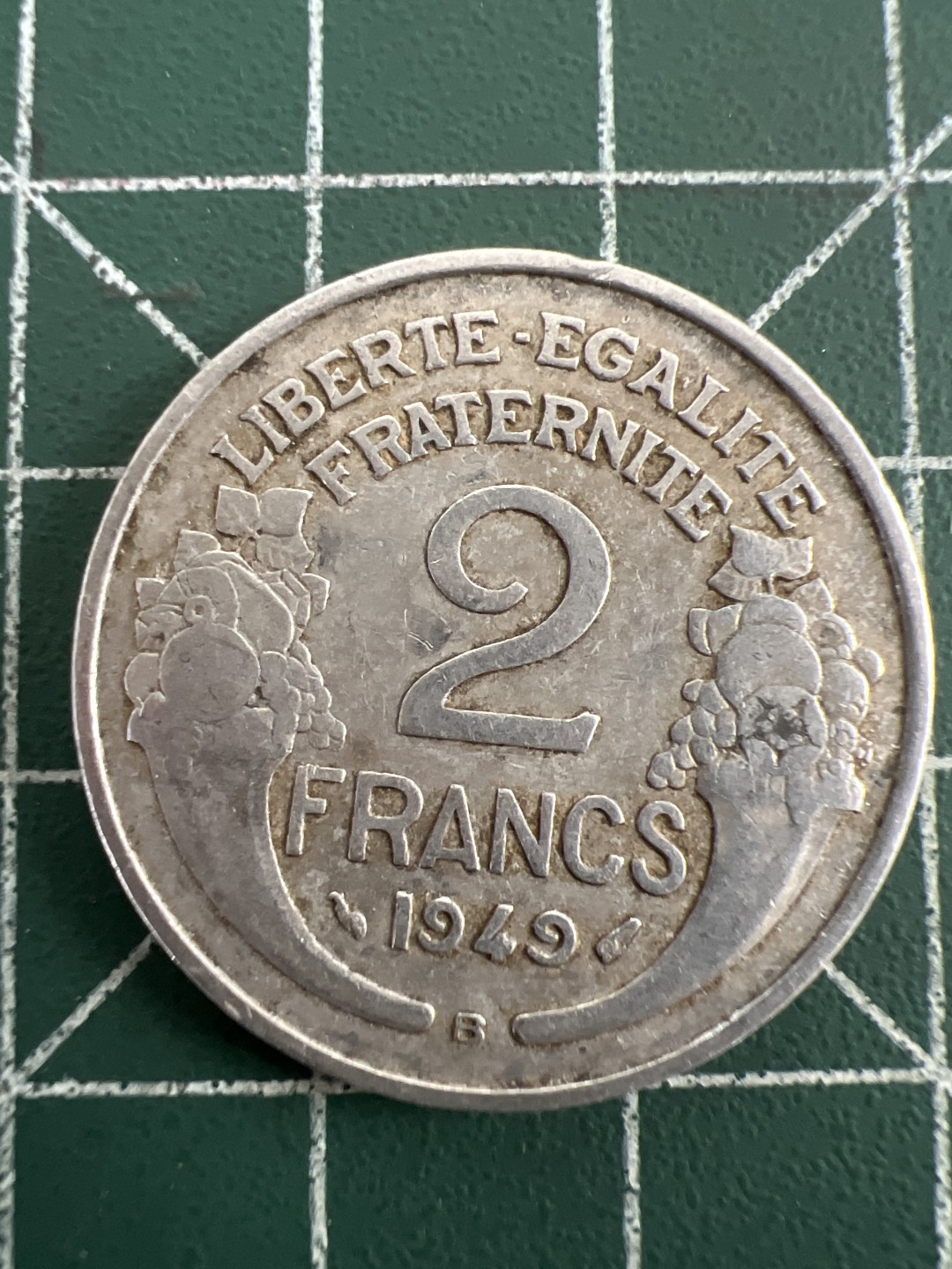 泡泡堂第八十期  世界硬币纪念章邮票专场（无押金，无佣金，捡漏，全场20包邮，偏远地区除外） 法国1949年2法